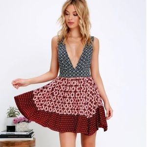 Lulu’s La Vie en Roses Navy Blue and Red Floral Print Dress - Size XS